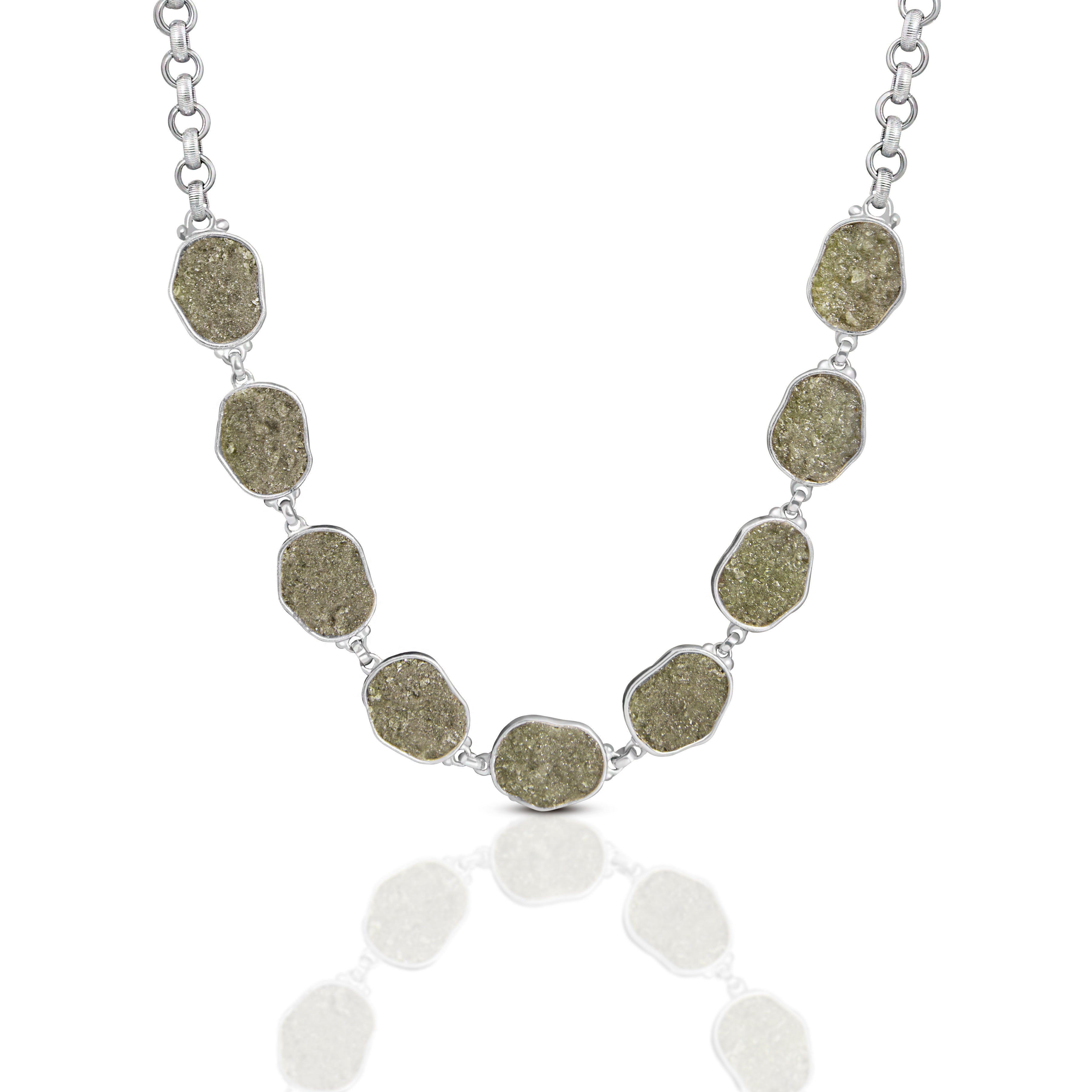 Pravus crushed  necklace.