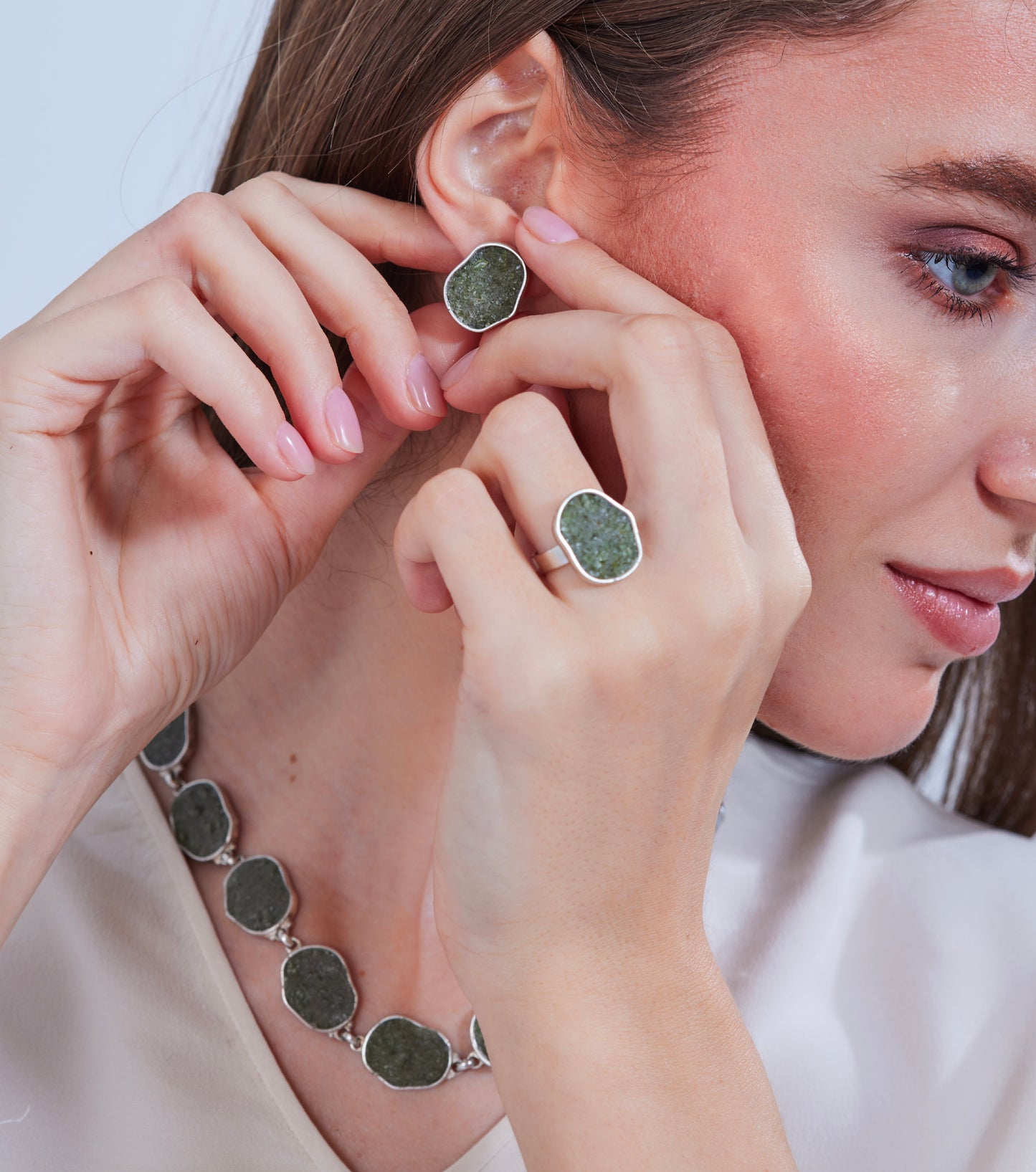 Pravus crushed stone ring